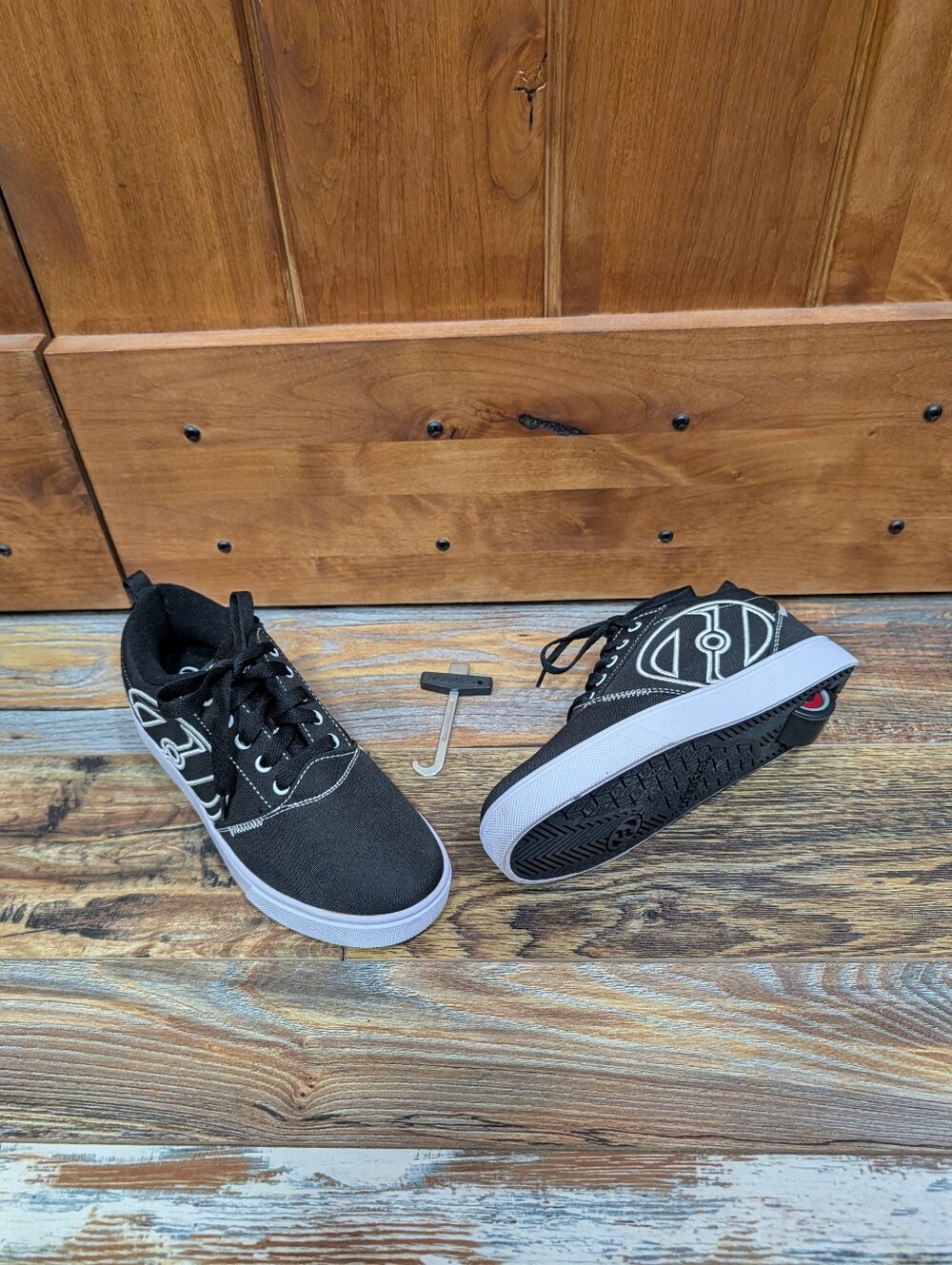 Black Heelys Pro 20 LG roller shoes Youth 5
